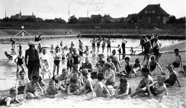 Foto zeigt Freibad in der Anfangsphase