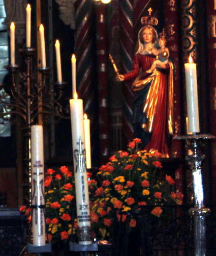 Marienfigur in der Basilika zu Kevelaer