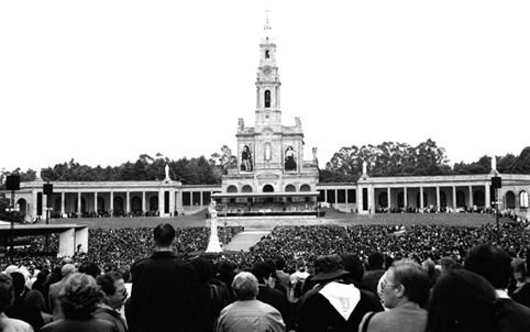 Fatima Vorplatz zur Basilika