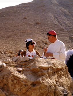 Foto zeigt Weihbischof Janssen in Israel