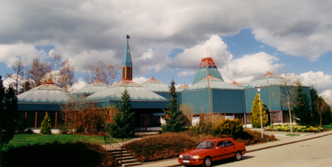 Foto zeigt das Wallfahrtszentrum von Wigratzbad